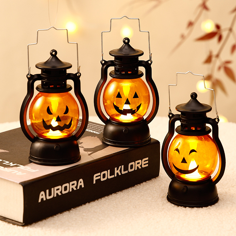 Halloween retro oil lanterns, hand-held pumpkin lanterns, ghost lanterns, funny glowing night lights, cake decorations Application Scenario