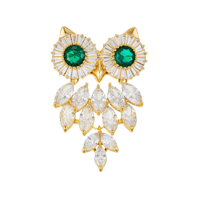The light luxury, dynamic and high-end owl brooch is made of copper alloy, set with zircon and electroplated with real gold, making it a versatile commuter brooch Item Picture