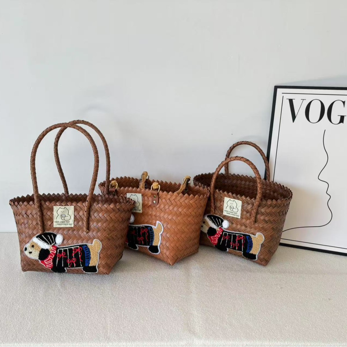 Cross-border bamboo weaving bag, Dachshund striped straw weaving bag, retro woven vegetable basket, rattan weaving handbag, commuter tote bag, single-shoulder bag, handcrafted bamboo weaving bag details Picture