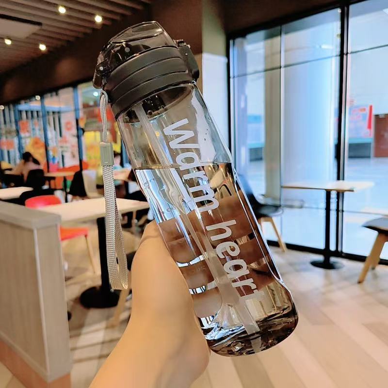 水杯儿童斜跨卡通/水瓶学生夏天可爱/名创优品/吸管杯/水杯产品图