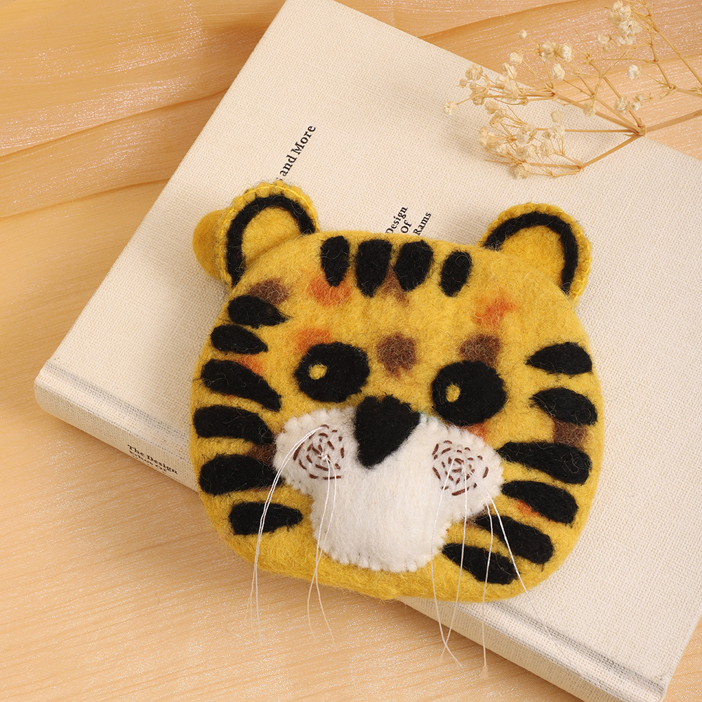 老虎羊毛毡零钱包 尼泊尔手工羊毛毡零钱包钥匙包卡包收纳包批发细节图