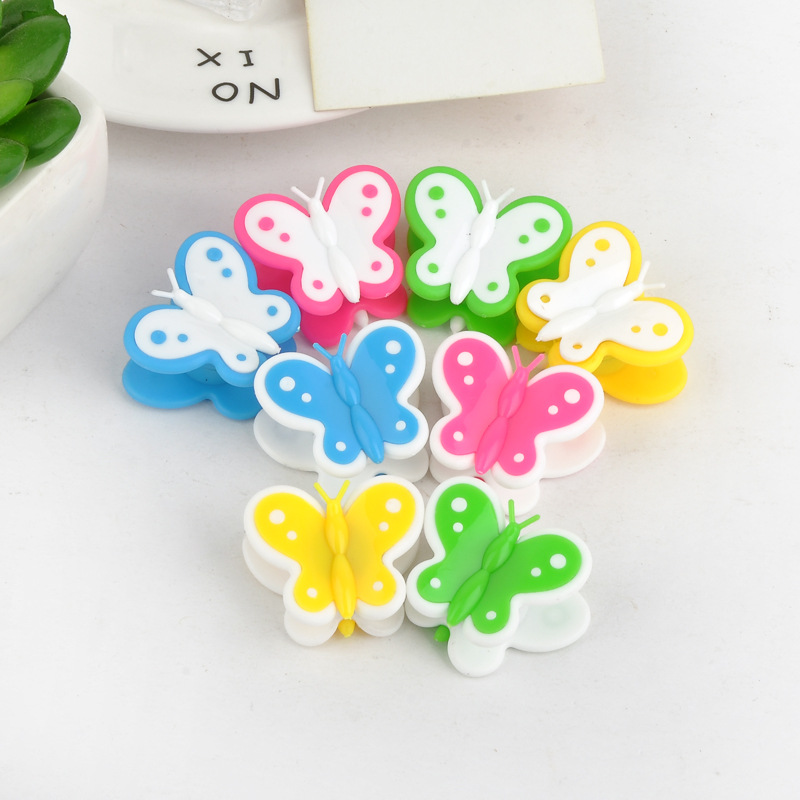 Factory direct supply of flower-shaped whiteboard magnetic nails, blackboard whiteboard magnetic stickers, magnetic clips, strong magnetic teaching AIDS, office refrigerator stickers, and magnetic attachments Application Scenario