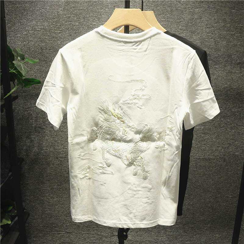 This men's loose, large-sized half-sleeved and short-sleeved T-shirt with Chinese style embroidery features a retro design that is casual and versatile