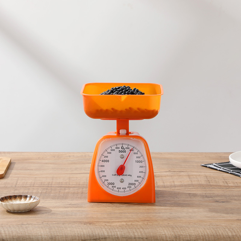 Mechanical small square kitchen spring food scale, household scale, plastic dial scale, fruit tray scale, household pointer spring scale Application Scenario