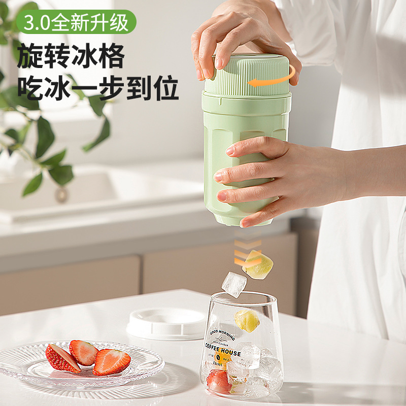 Twistice Cross-border rotating ice cube tray, ice cube film mold, ice cube film mold, ice cube box, ice maker, ice block freezing magic tool Application Scenario