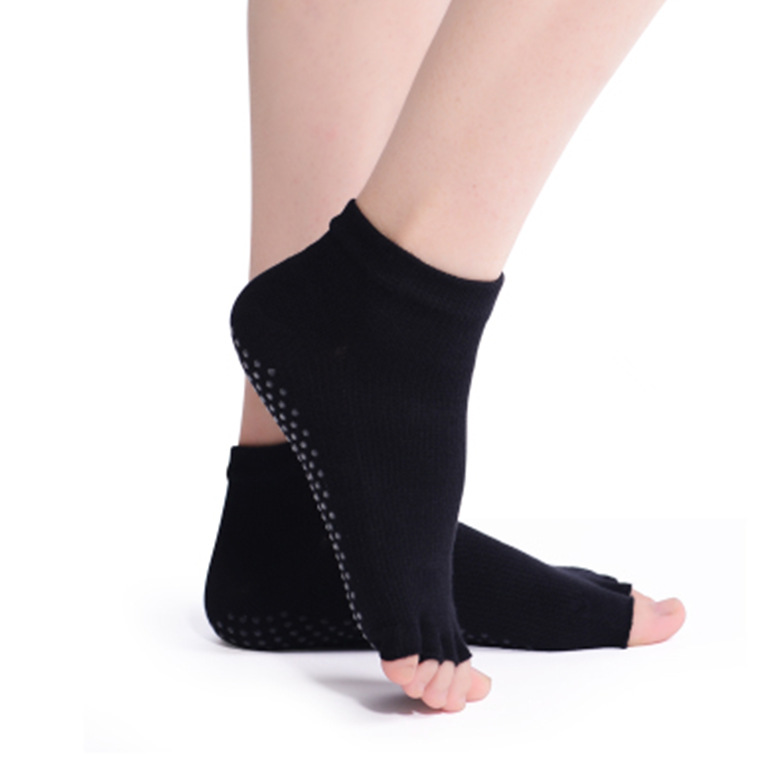 Wholesale pure cotton open-toe yoga five-toed socks, anti-slip men's and women's five-toed socks, all-cotton short tube half finger for export Application Scenario