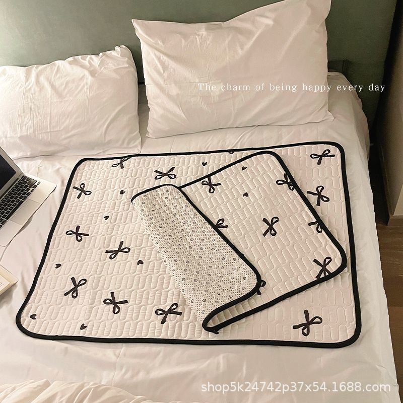 批发儿童超大婴儿隔尿垫姨妈月经生理期女学生宿舍防水防滑床垫细节图