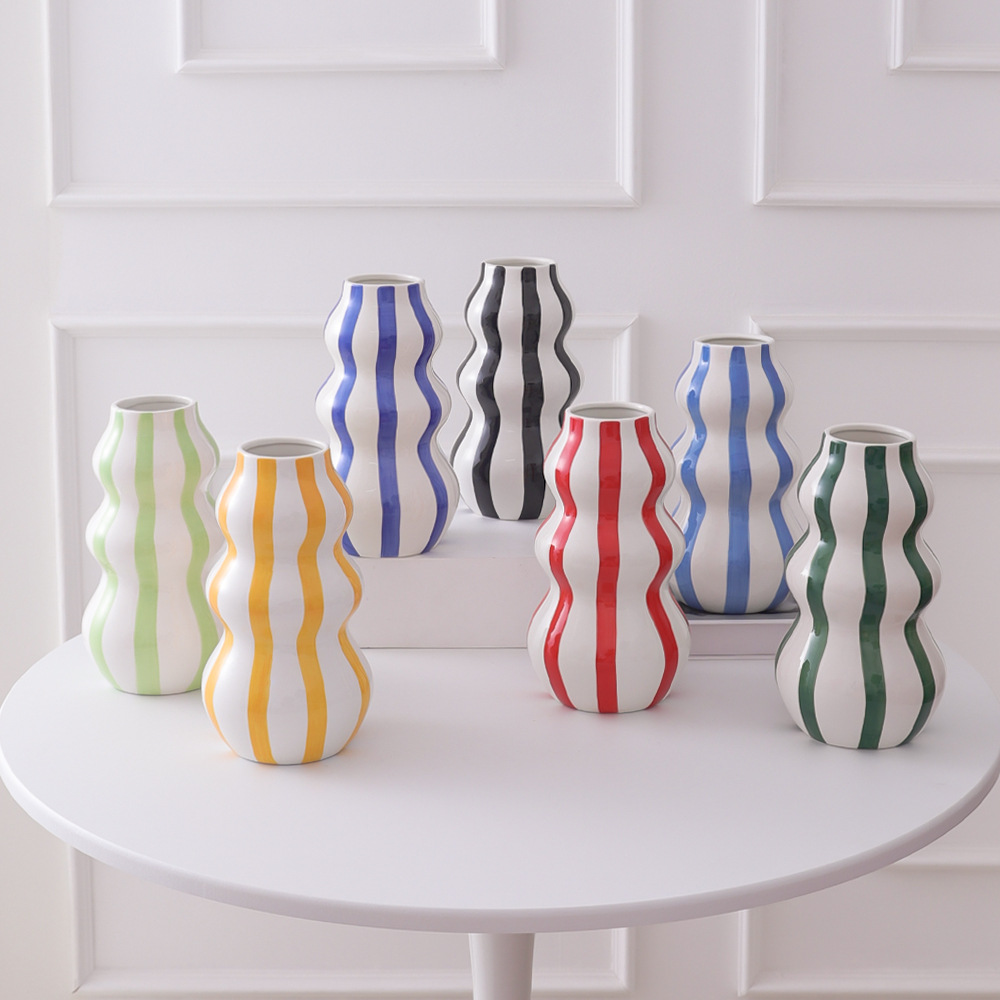 2026 New Nordic minimalist hand-painted striped vase Ceramic decoration, high-end living room flower arrangement, creative home desktop decoration details Picture