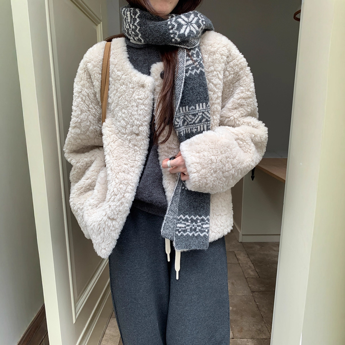 Weisong women's loose and laid-back lambskin coat for women's winter 2025 new style Korean-style versatile, warm and casual top Item Picture