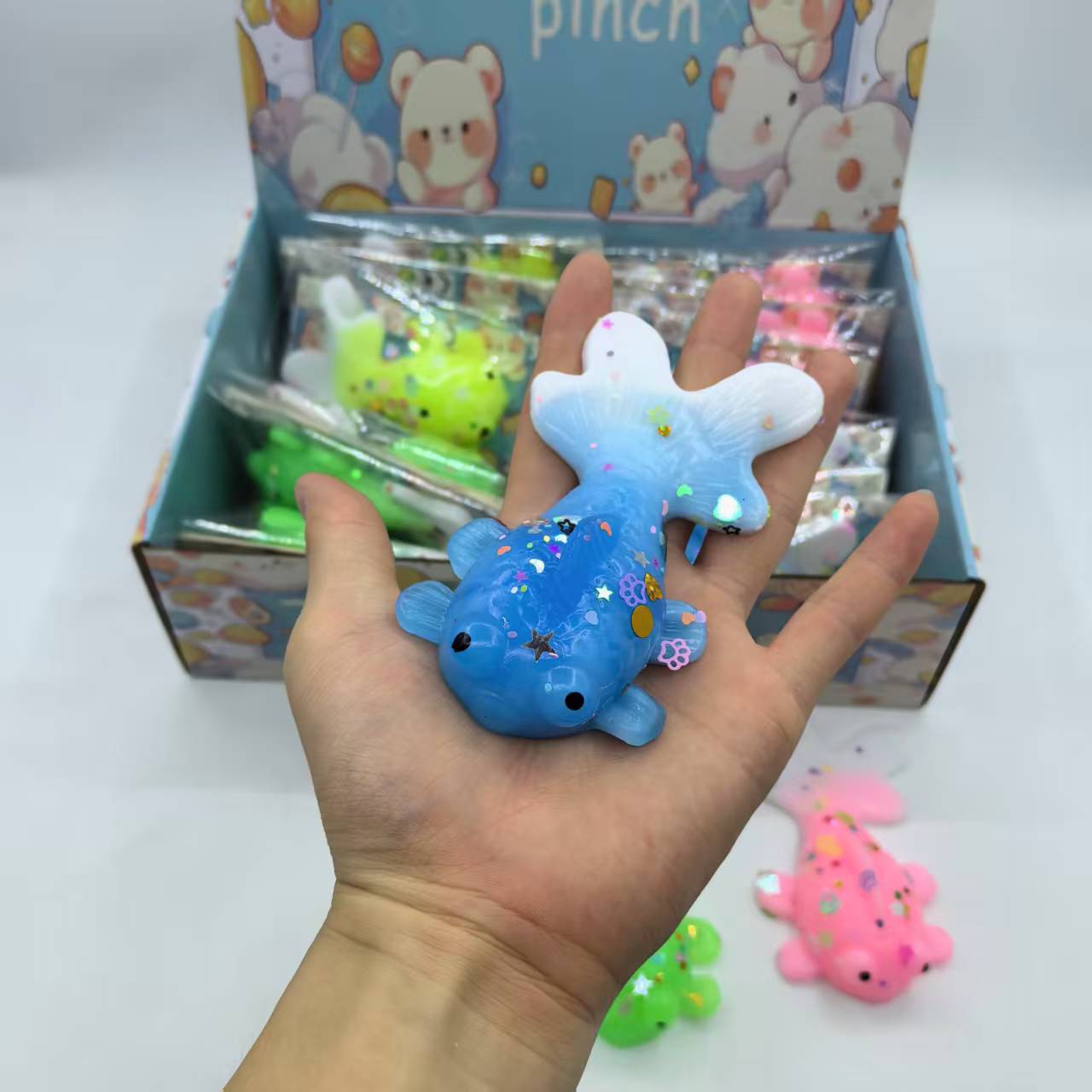 Direct sales from the manufacturer of children's venting and stress-relieving toys, including the "Vent Squeeze Fun" simulation card head and the two-color goldfish PVC bag Application Scenario