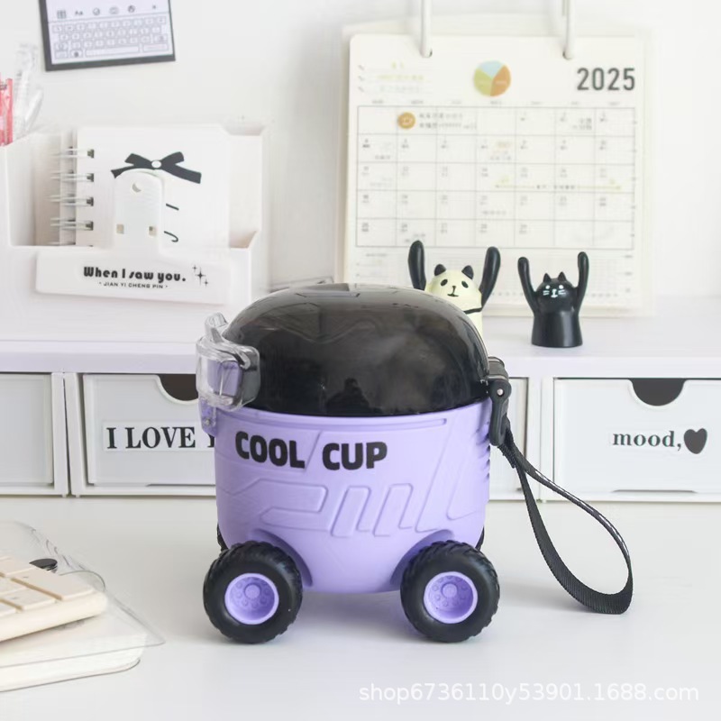 The new summer creative children's camera water cup has a high appearance level, is cute, shockproof, heat-resistant, and features a plastic straw with a slanted span Application Scenario