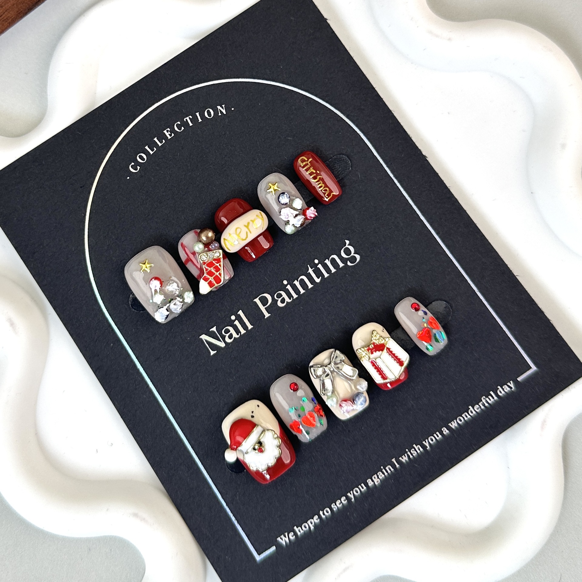 Handcrafted Christmas style cross-border wearable nail patches from Europe and America, with a high-end feel. Hand-painted autumn and winter handcrafted nail patches Application Scenario