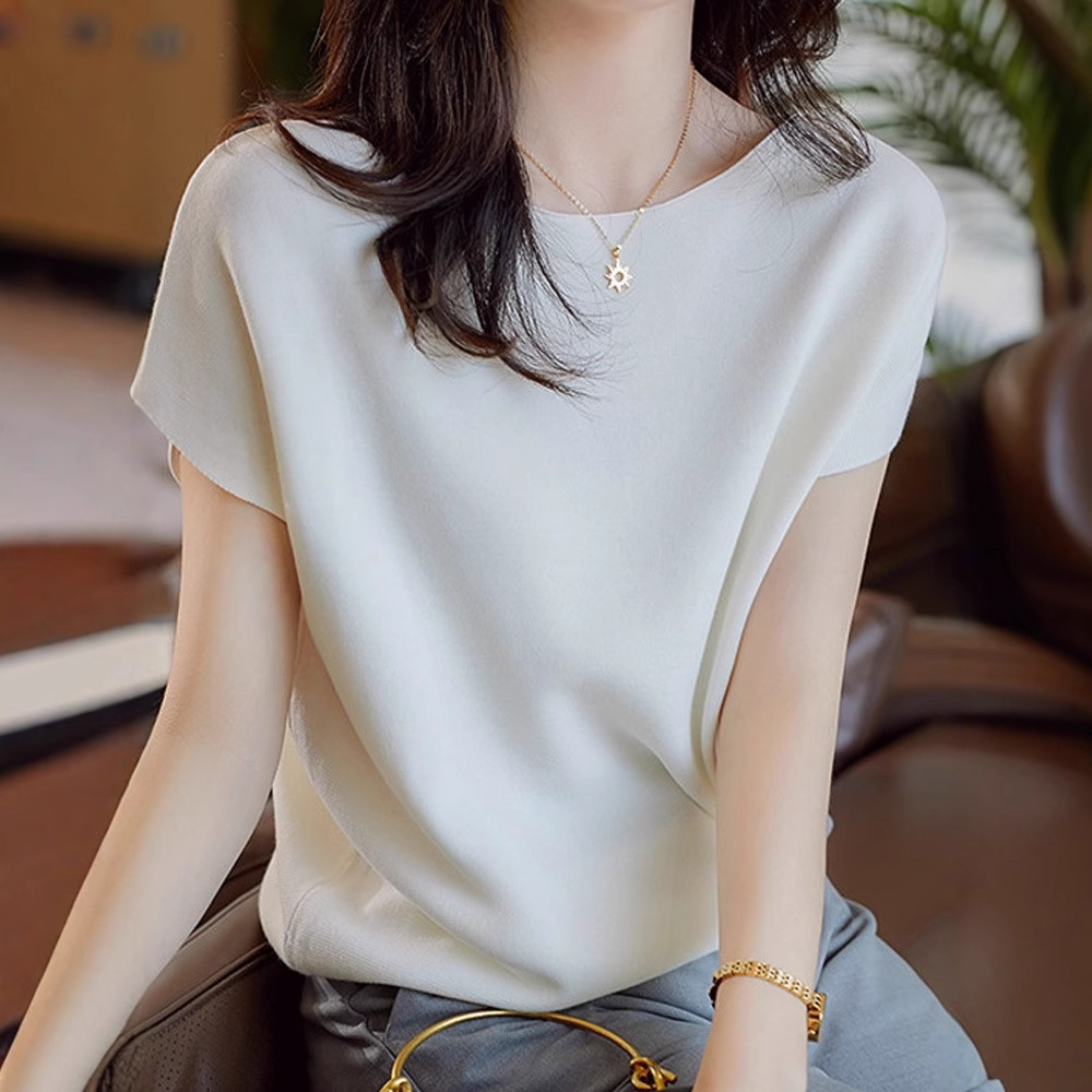 打底衫女长袖韩版/短袖/T恤/t恤/服装产品图