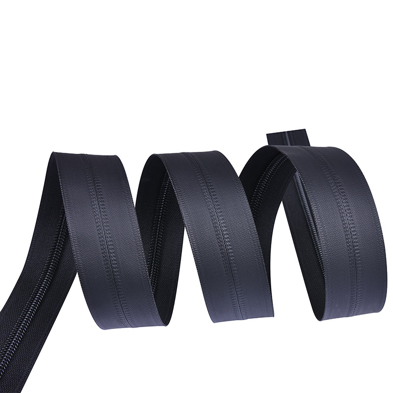 5# black PVC waterproof zipper in stock, matte and glossy, water-repellent, suitable for various water-repellent waist bags and clothing Item Picture