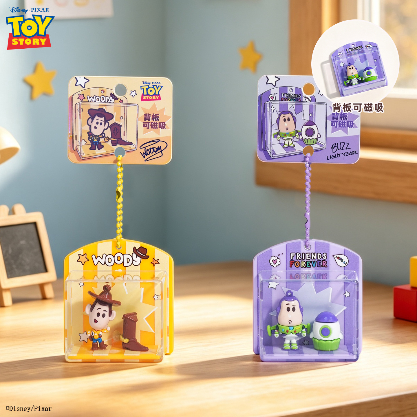 Genuino toy story miniature scene llavero colgante muñeca de dibujos animados magnetic suction refrigerador parche pareja bolsa colgante adornos details Picture