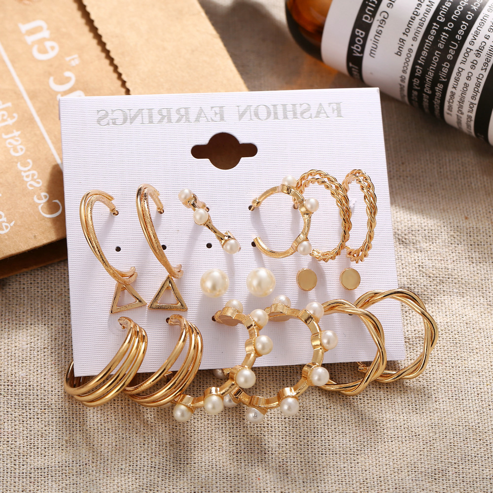 A new 6-piece set of creative French retro gold earrings with pearl-like inlays for cross-border women from Europe and America Application Scenario