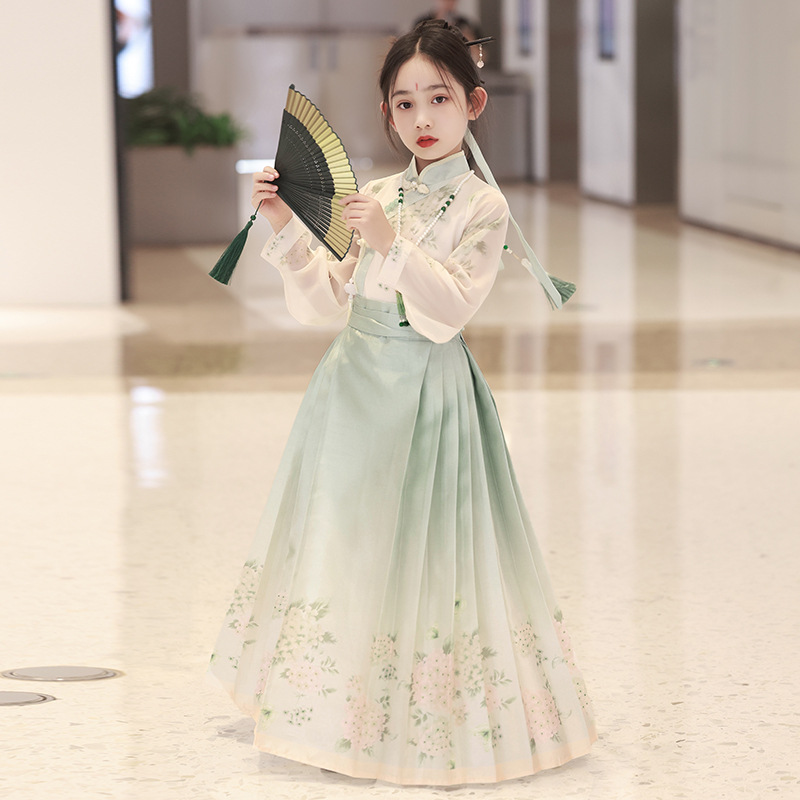 汉服女长袖中国风/明制表演服饰汉服/甲胄/表演服饰汉服/尾货产品图