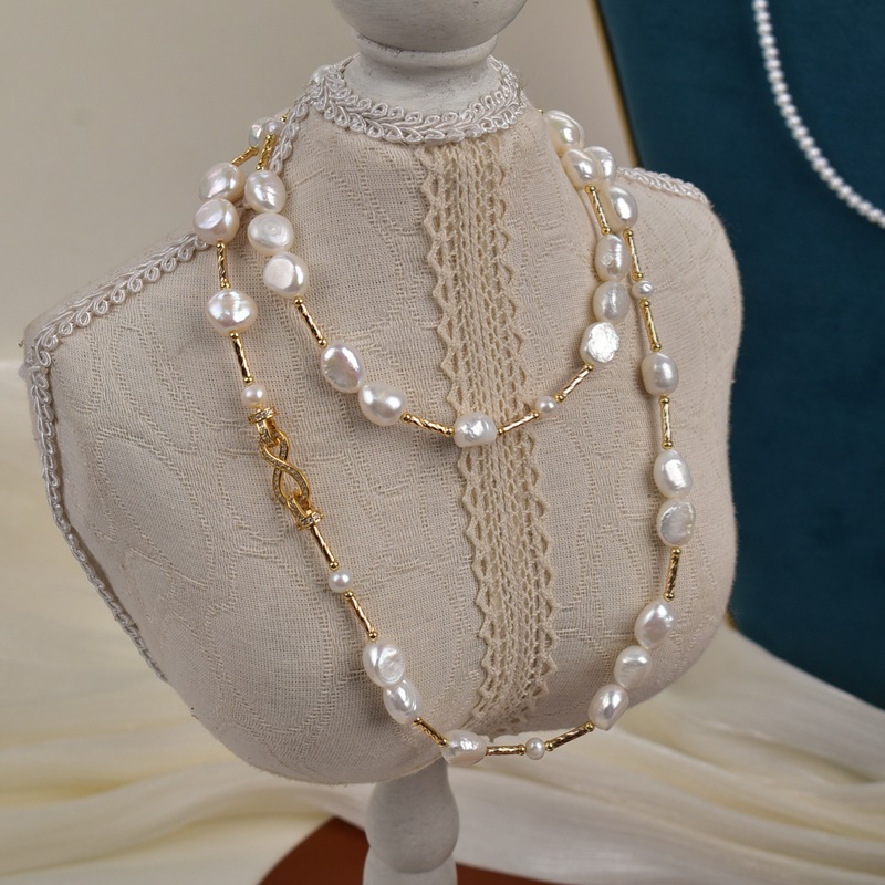 70cm autumn and winter outfit: Natural freshwater pearl sweater chain, Baroque irregular pearl necklace, long neck chain Application Scenario
