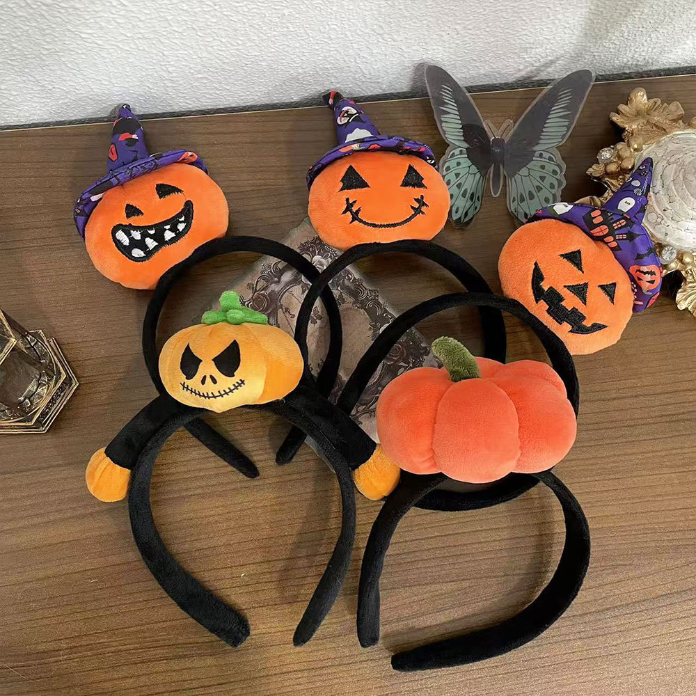 Halloween headwear decoration: Devil horns, bat wings, hairbands, pumpkin, spider, funny hairpins, headbands, and hair accessories Application Scenario