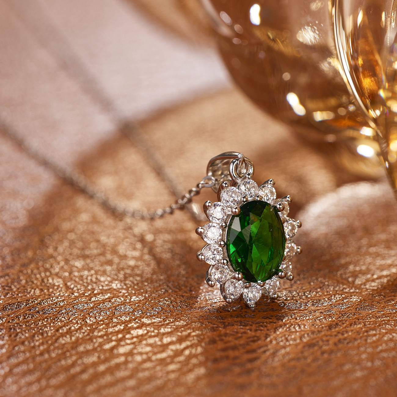S925 silver-quality emerald jewelry Sunflower Emerald Necklace Women's Light Luxury flower collarbone chain jewelry wholesale Specification drawing