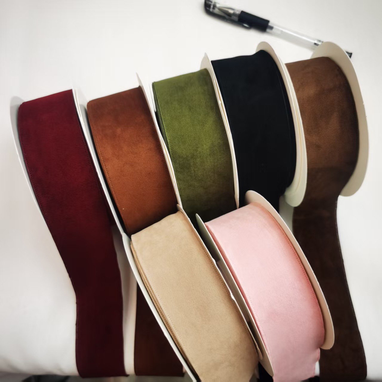 Double-sided suede velvet ribbons, clothing, toys, shoes, hats, accessories, bows, gifts, gift boxes, packaging ribbons, 50 yards per roll details Picture