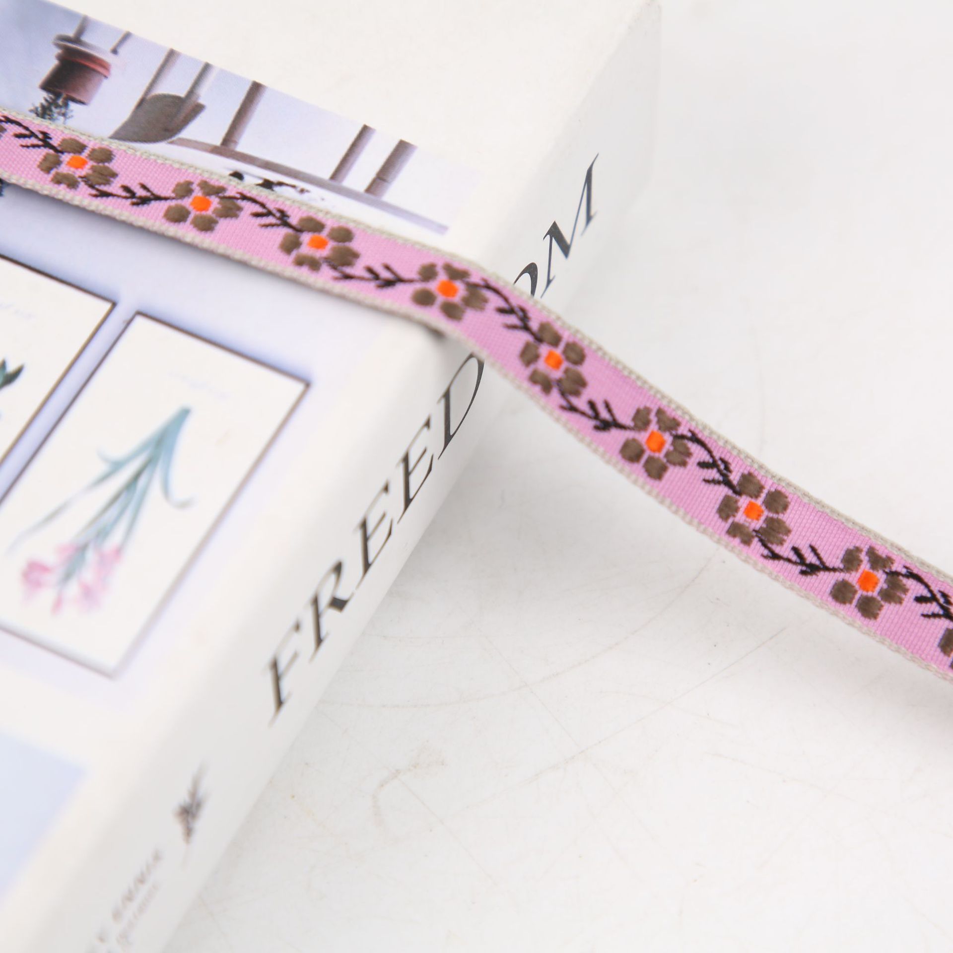 1 cm multiple ethnic style webbing, DIY bow webbing, hair accessories, headwear, edge straps, gift box packaging straps Application Scenario