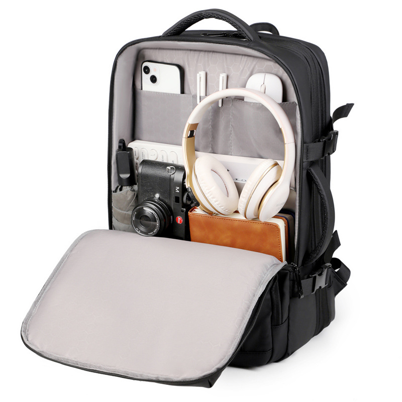 Cross-border fashion business travel backpack, business-inch computer backpack, large-capacity commuting, high-end men's leather film backpack Application Scenario