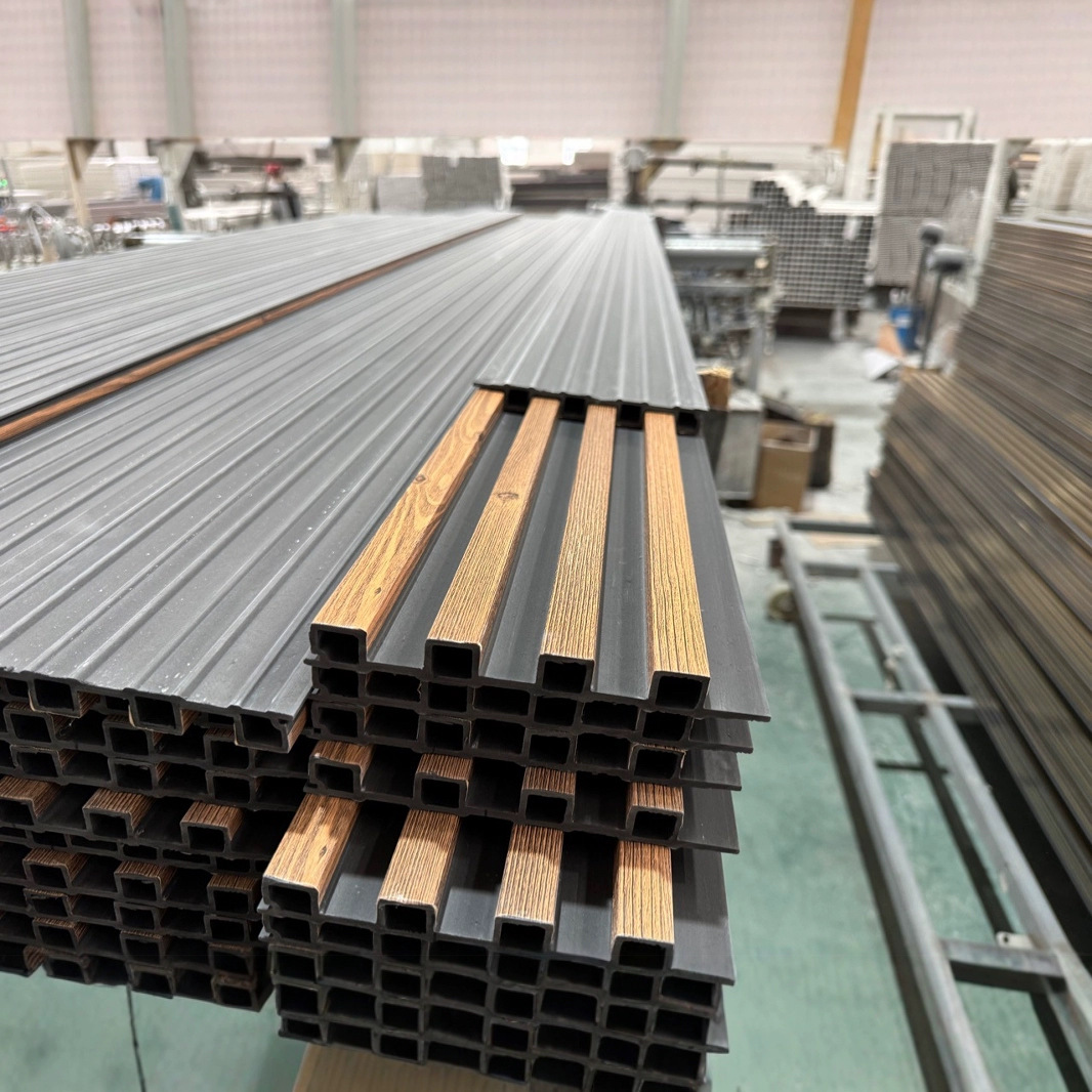 椴木/红色碳晶板/格珊板/木片/木饰面板竹木纤维产品图