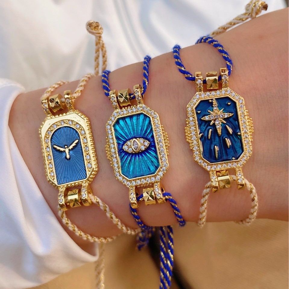 A popular and fashionable, simple and colorful rope Devil's Eye tarot card hand bracelet with lucky beads in Europe and America full figure