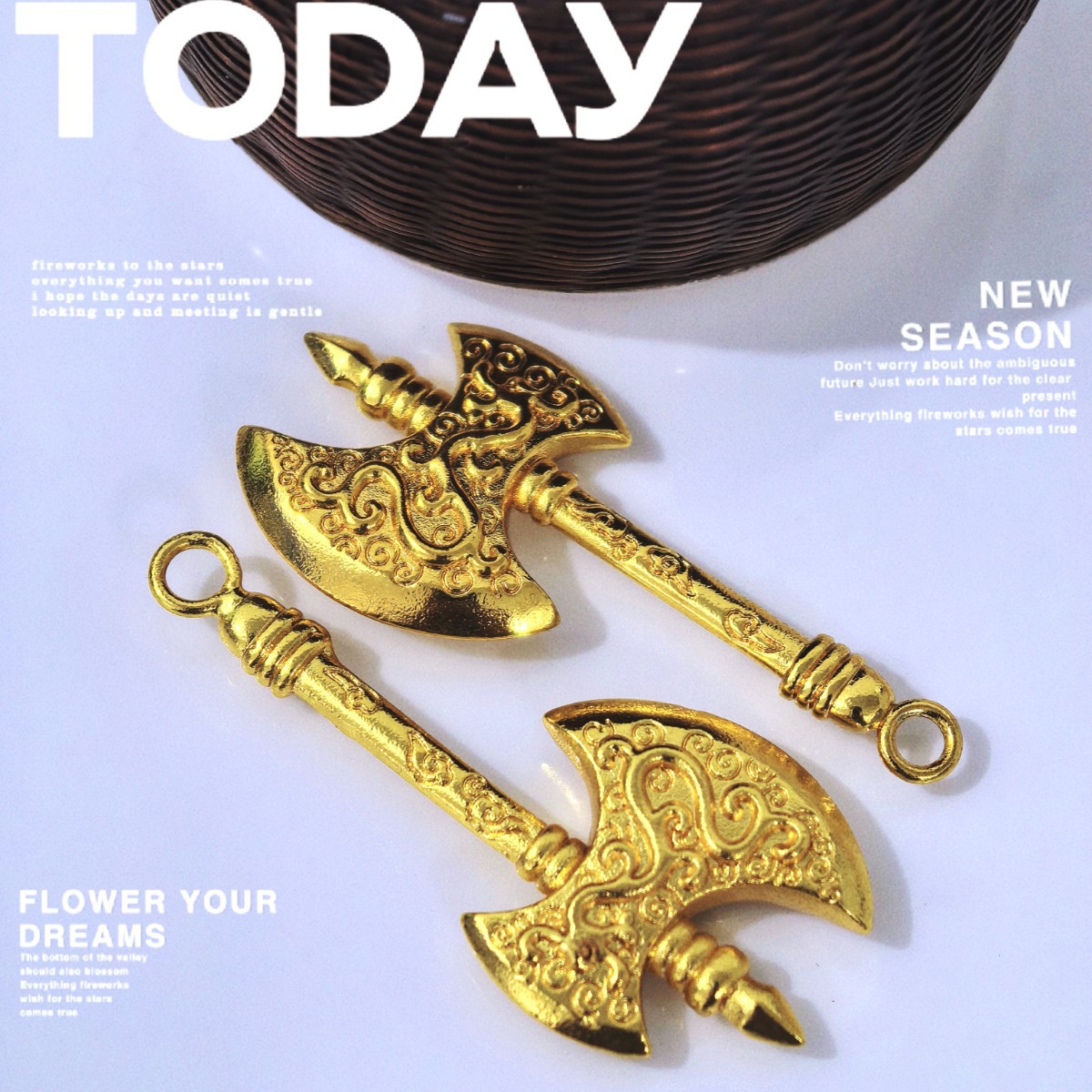 DIY ancient golden axe pendant, fashionable sweater chain, car key pendant
