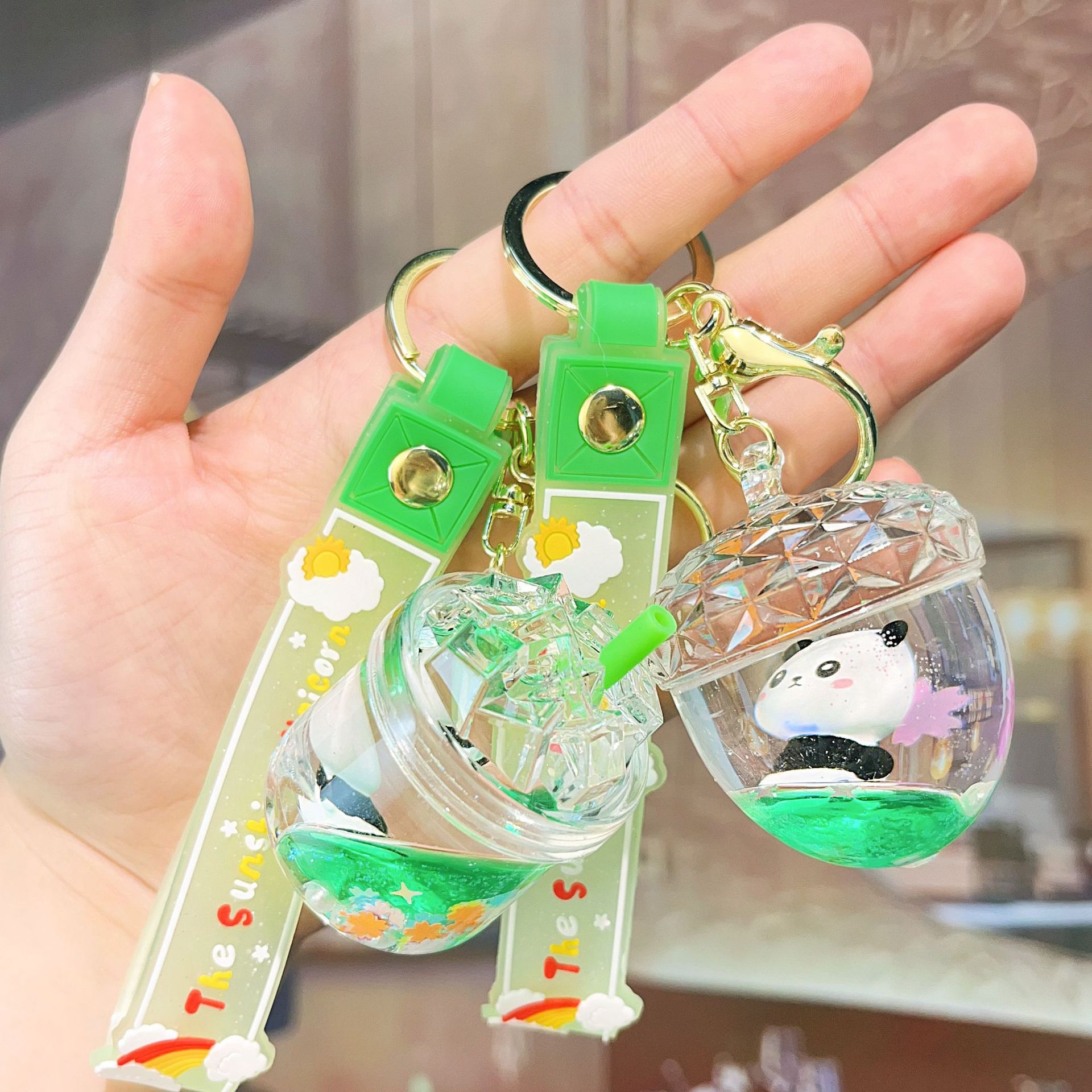 创意亚克力漂浮物熊猫钥匙扣液体入油流沙钥匙链挂件挂饰批发批货