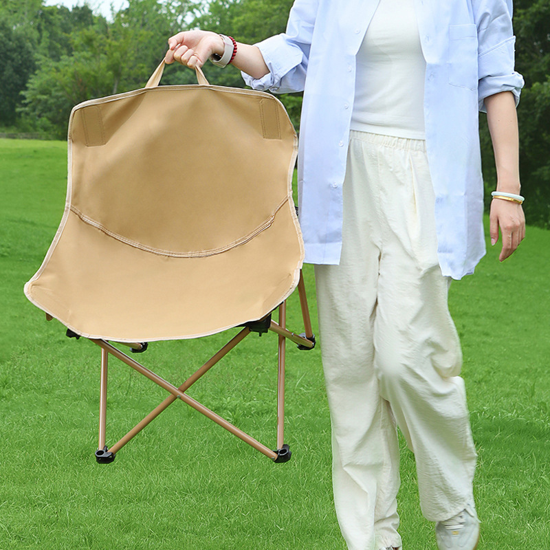 Outdoor folding chairs, simple and lightweight low-back moon chairs, leisure beach chairs, outdoor camping chairs, art sketching chairs Application Scenario