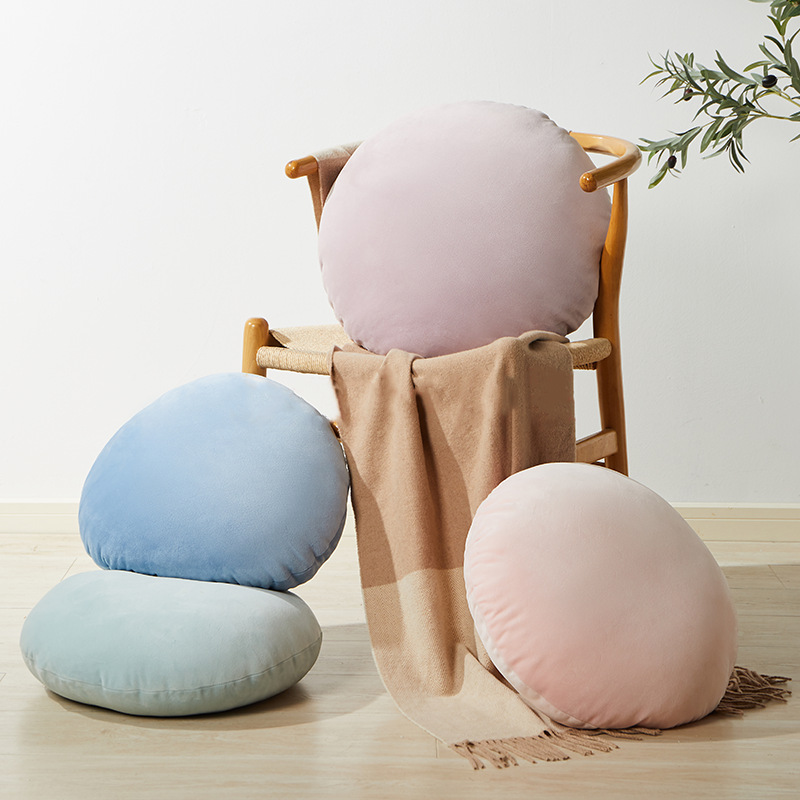 Simple and fashionable, solid-colored round seat cushion and throw pillow, solid color, super soft, comfortable and breathable cushion, Japanese and Korean style chair cushion details Picture
