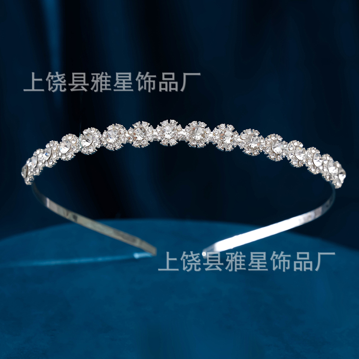 Forest-style socialite white crystal hair band, simple water diamond flower compression hair band, retro daily outdoor trendy hair accessories