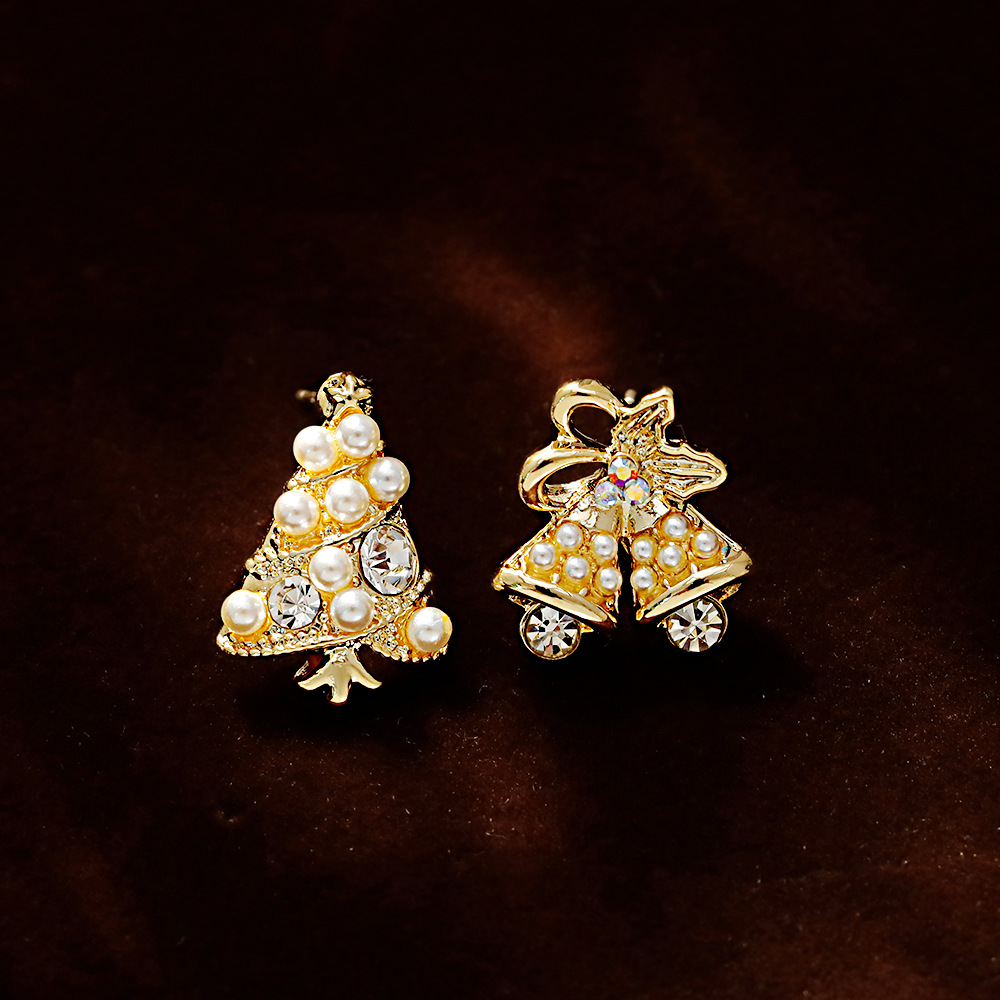 Hyacinth925 Silver Needle Christmas Earrings, light luxury commuter Christmas tree bell earrings, autumn and winter style, light luxury and high-end stud earrings Application Scenario