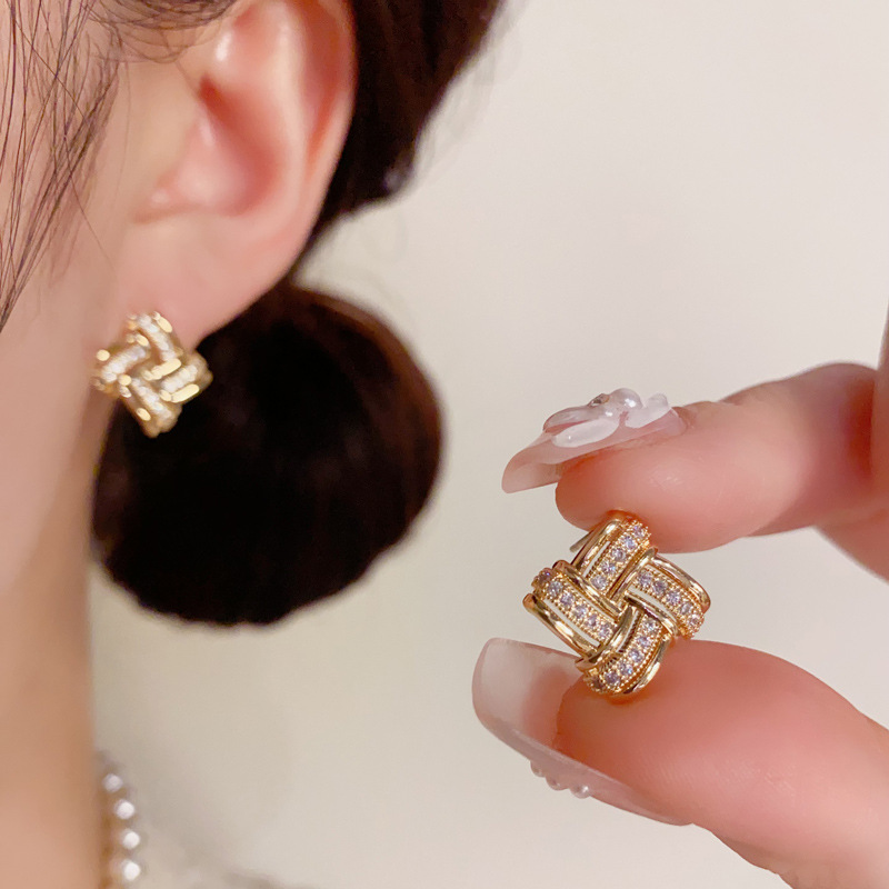 韩版气质时尚小众设计感镶钻菱形耳钉s925银针精致小巧轻奢耳环女