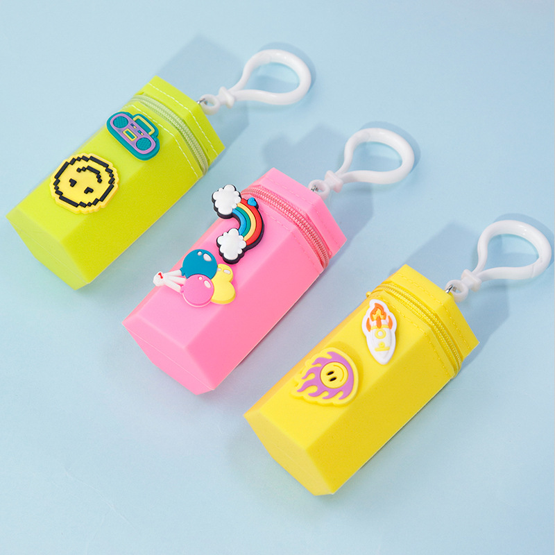 Cute macaron-colored creative coin purse, small bag, hanging accessory, mini bucket bag, earphone storage case, silicone Application Scenario