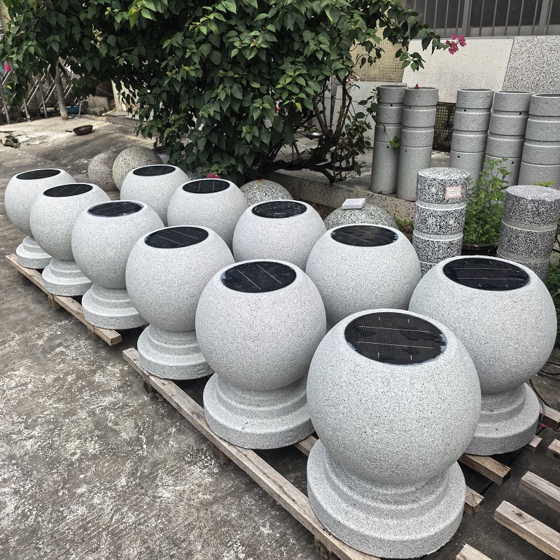 Solar energy luminous stone ball commercial Plaza Luminous vehicle barrier stone ball roadblock anti-collision mobile phone charging smart stone pier Application Scenario