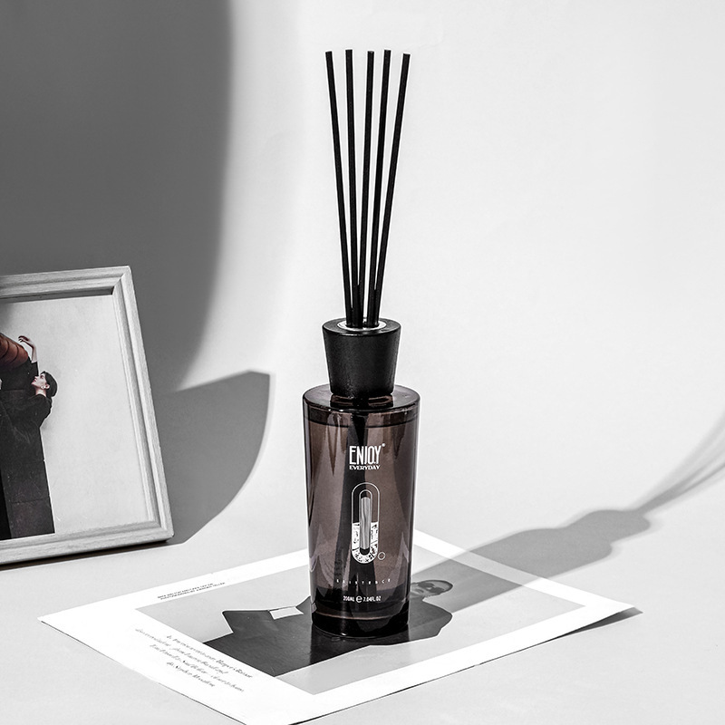 The light luxury high-end elegant aroma diffuser is equipped with an aroma diffuser, flame fireplace, automatic aroma diffuser and two-fluid aroma equipment Application Scenario