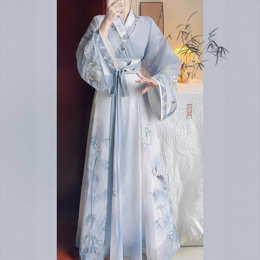 A summer Chinese-style and chivalrous set of women's Hanfu with a cross-collar collar Application Scenario