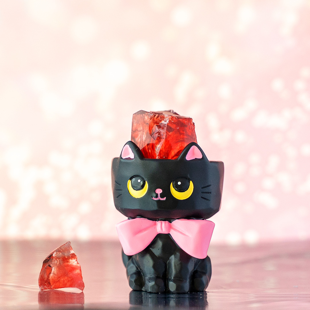 Miao Qu Crystal Blind Box Cartoon Cute and adorable cat desktop display gift, gift resin display blind box wholesale Application Scenario