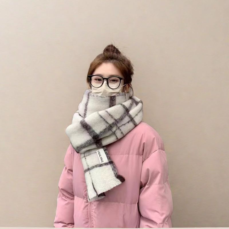 One-piece consignment of Maillard scarves with a strong atmosphere, winter women's high-end feel, new mohair checkered scarf shawl, men's cross-border street stall wholesale details Picture