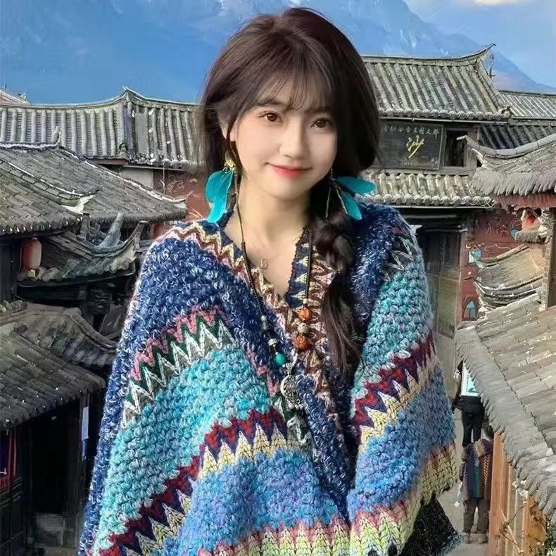 One-piece consignment summer Lijiang retro ethnic style shawl for women, Xinjiang and Yunnan travel outerwear cape, cape coat, dual-purpose scarf, street stall wholesale details Picture