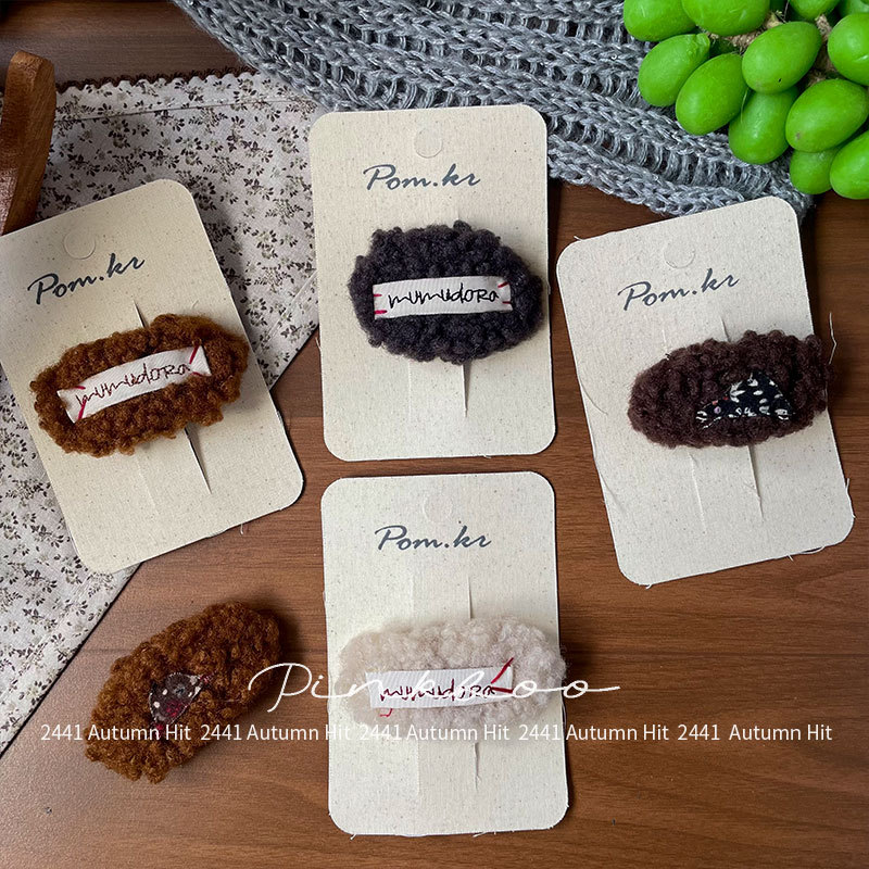 New Korean-style autumn and winter woolen lamb hair clip, handcrafted patch, children's letter "Bye-bye" clip, side broken bangs clip for girls Application Scenario