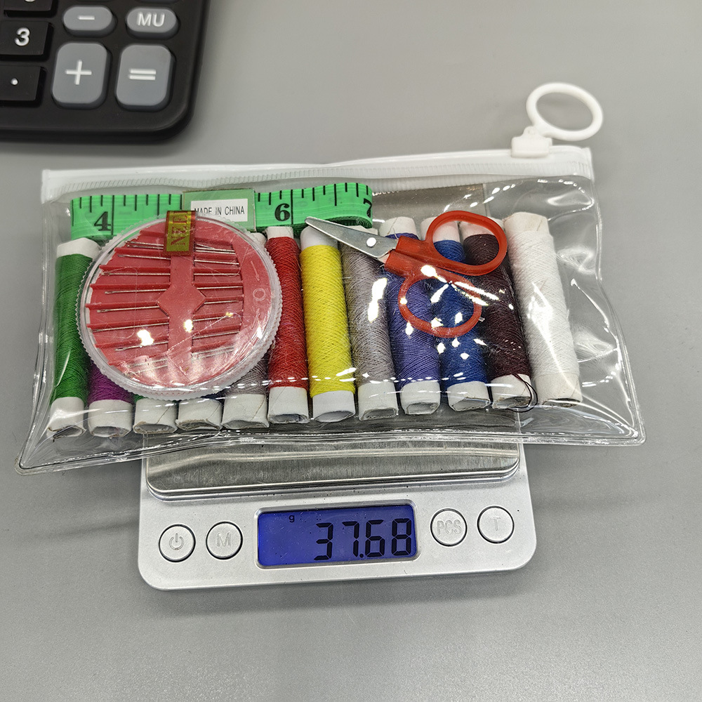Wholesale PVC transparent sewing kits, household sewing needle and thread tool sets, and sewing kits Application Scenario