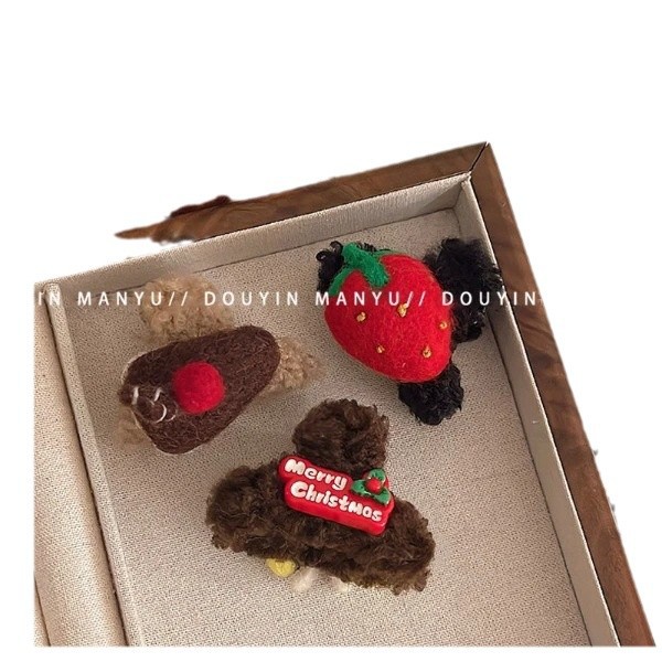 毛绒玩具/毛绒玩具小马驹/马年吉祥物/马年/马上有钱白底实物图