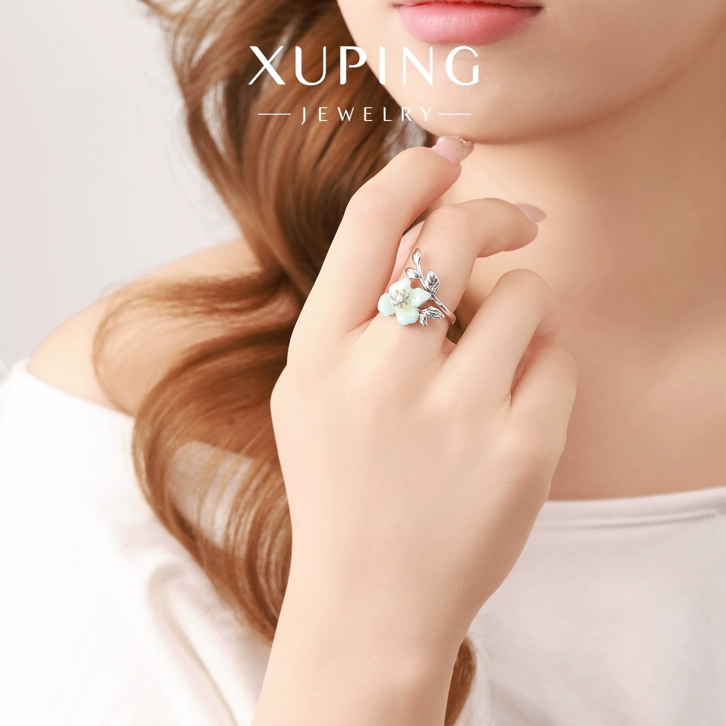 Xuping Fashion Oil Drip Series Four-leaf Flower texture leaf Ring, simple and easy to match, gentle style autumn and winter ring wholesale details Picture