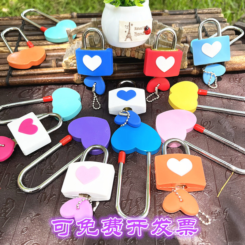箱包挂锁实物图