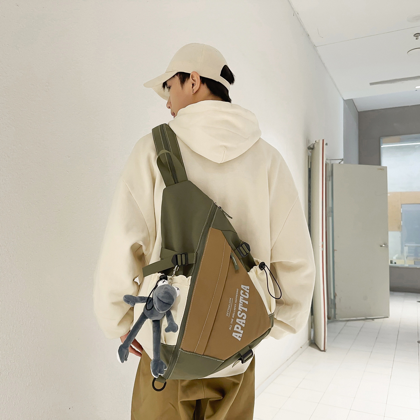 日系工装胸包男士潮牌尼龙运动休闲大容量单肩包机能斜挎包双肩包胸包多功能包包外贸箱包男包女包细节图