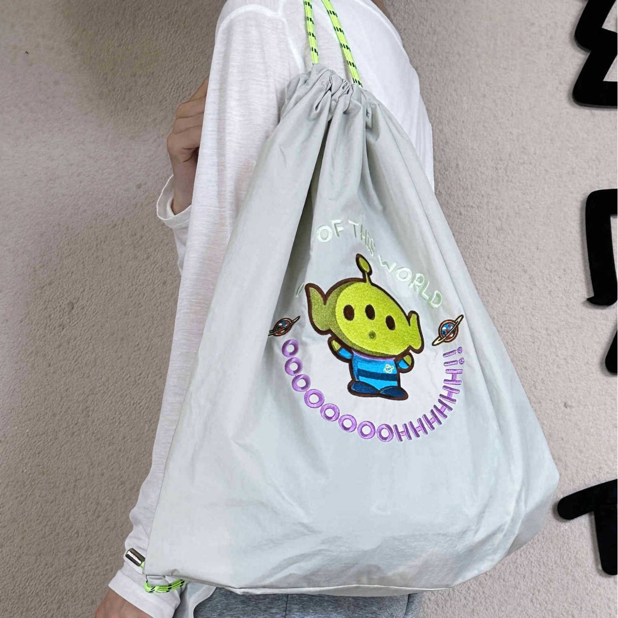2024 strawberry bear mochila pequeña mochila mujer nuevo cross-body bolsa bolsa comercio versátil gran capacidad estudiante mochila verano Application Scenario